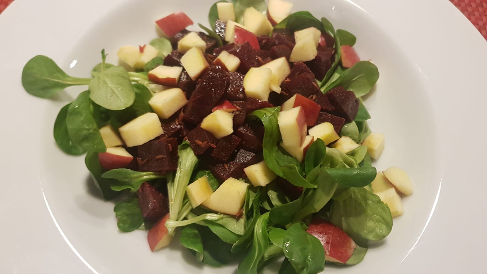 Rote Beete Salat orientalisch | veganydays.de